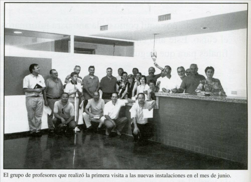 Primera visita de profesores a los nuevos locales en junio 2003